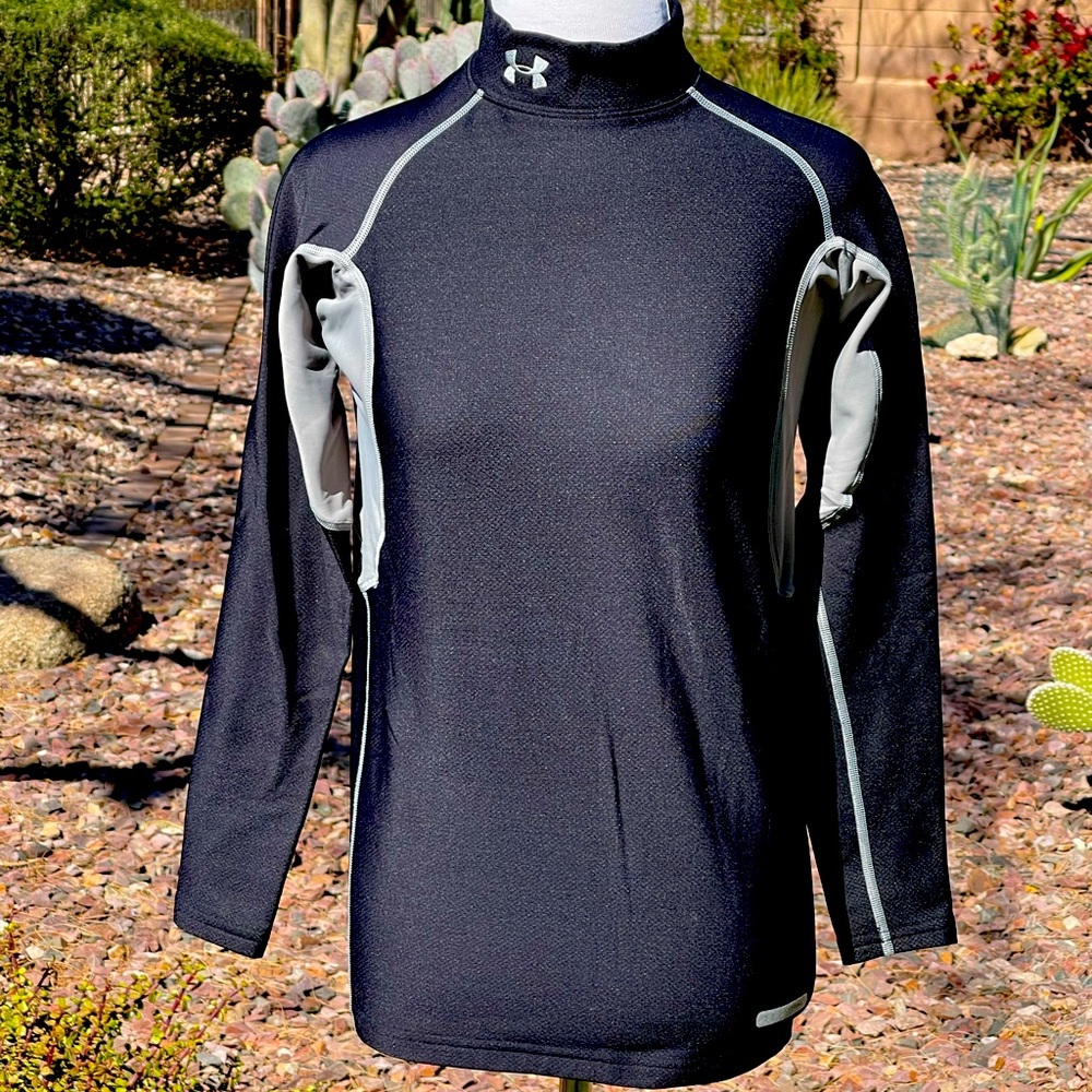 UNDER ARMOUR TOP - Picture 1 of 3